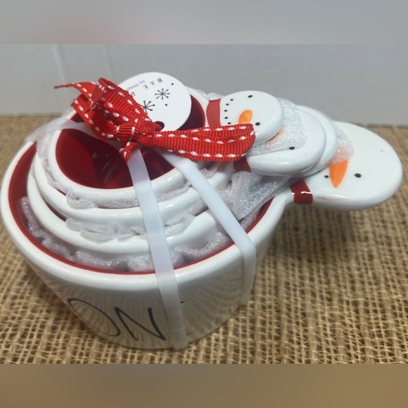 SNOWMEN Rae Dunn Christmas Measuring Cups - Picture 3 of 5